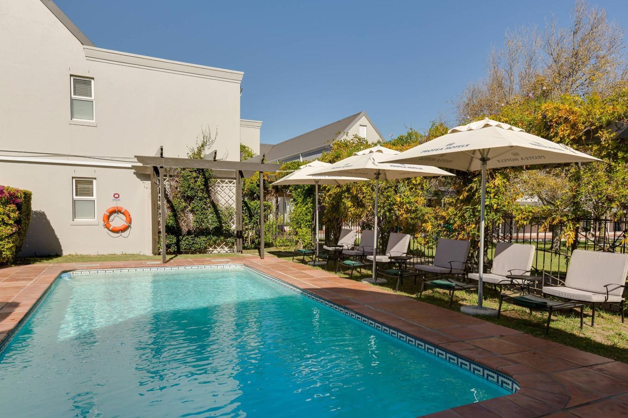 Protea Hotel By Marriott Cape Town Mowbray Exterior foto