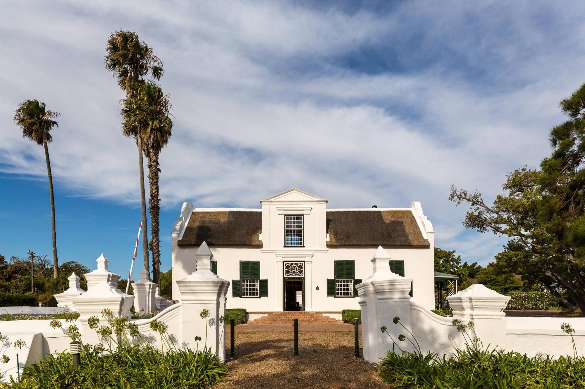Protea Hotel By Marriott Cape Town Mowbray Exterior foto